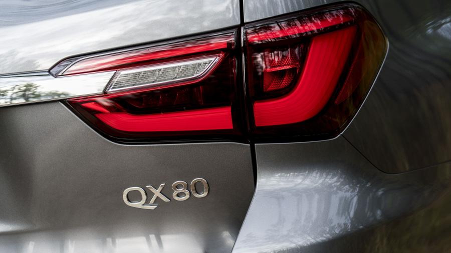 Детали экстерьера Infiniti QX80 5.6 2018 года  (фото 103 из 117)